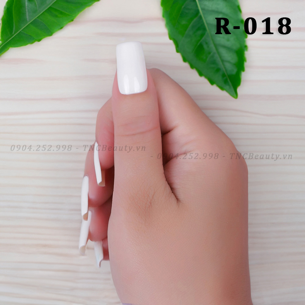 018- Son mong tay mau trang sua 2