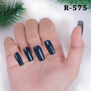 Go Green - Sơn Móng Tay Màu Xanh Lá Đậm 575